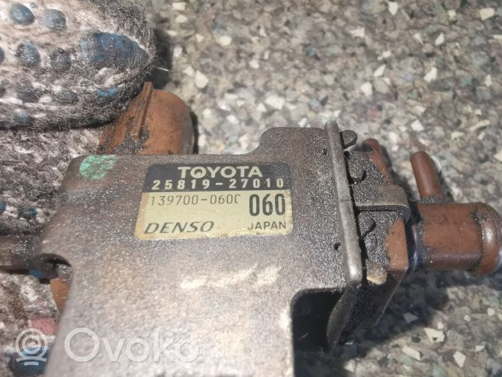 Toyota Avensis T220 Solenoidinis vožtuvas 2581927010