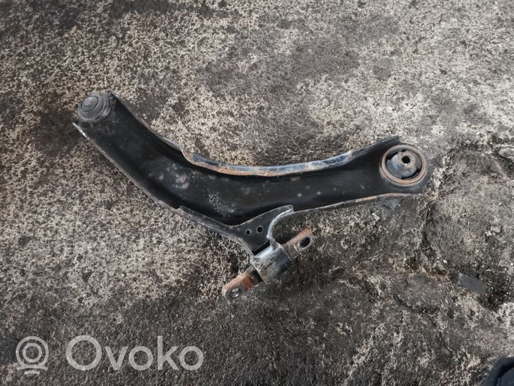 Nissan Qashqai+2 Fourchette, bras de suspension inférieur avant 