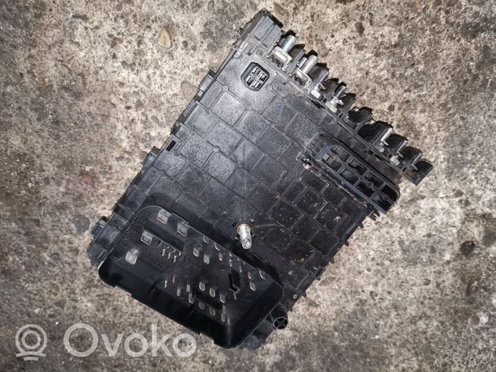 Volkswagen PASSAT B7 Module de fusibles 3C0937125