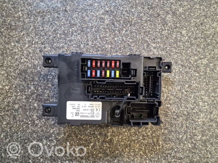 Fiat Punto (199) Module de fusibles 00517954300