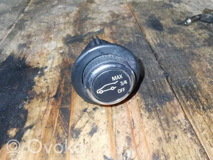 Opel Insignia A Tailgate opening switch 