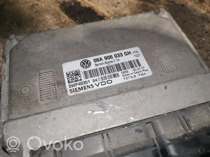 Volkswagen Jetta V Calculateur moteur ECU 06A906033GH