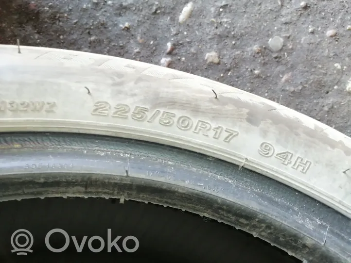 Chrysler 200 R17 winter tire 22550R17