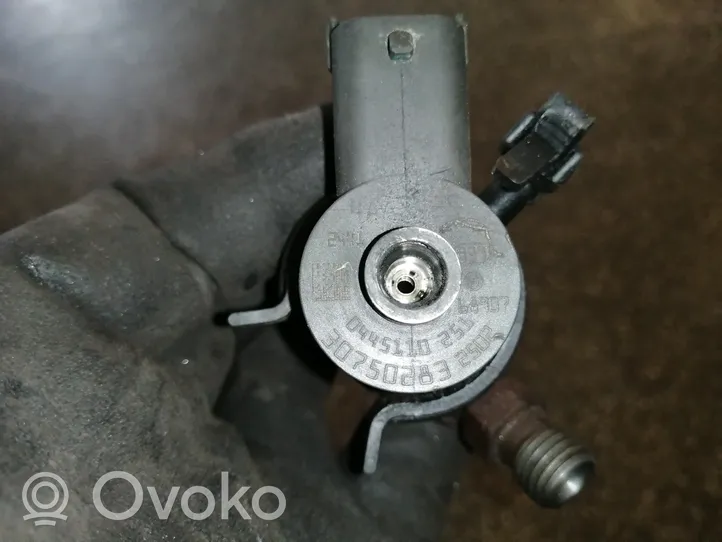 Volvo XC60 Fuel injector 0445110251