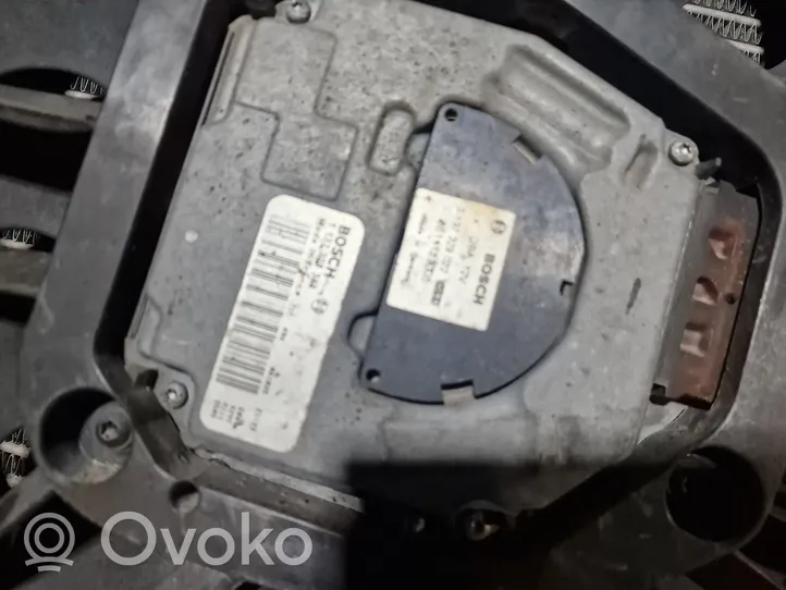 Volvo V70 Jäähdyttimen jäähdytinpuhallin 30749760