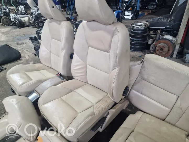 Volvo V70 Juego interior 