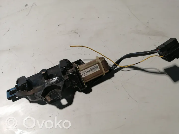 BMW 5 E60 E61 Siłownik elektryczny podnoszenia klapy tylnej / bagażnika 