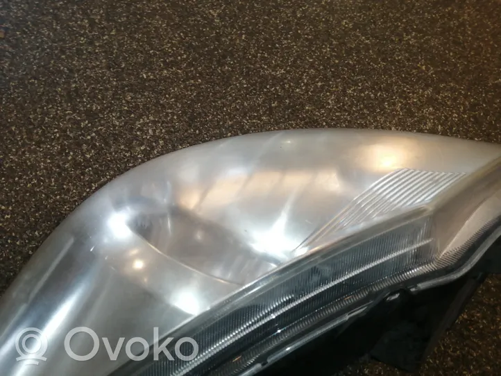 Toyota Verso Lampa przednia 811500F090