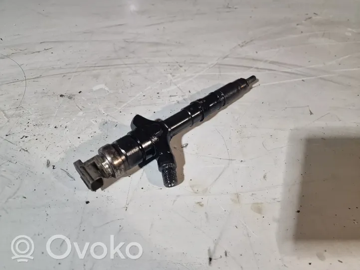 Toyota Corolla Verso AR10 Injecteur de carburant 236700G010