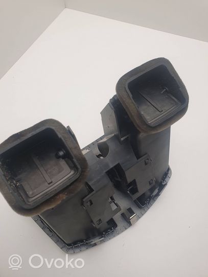 BMW 7 E65 E66 Aizmugurējā gaisa - ventilācijas reste 7002395