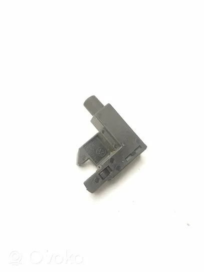 Audi A4 S4 B5 8D Sensor del freno de mano/estacionamiento 1J0947561