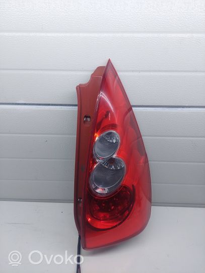 Mazda 5 Lampa tylna P4830R