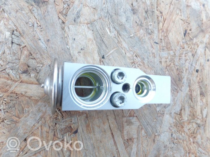 Opel Corsa D Air conditioning (A/C) expansion valve 