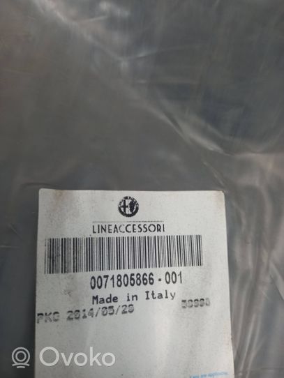 Alfa Romeo Giulietta Set di tappetini per auto 0071805866