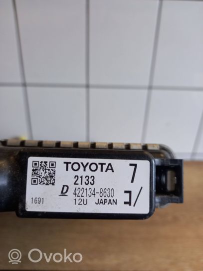 Toyota Yaris Radiateur de refroidissement 4221348630