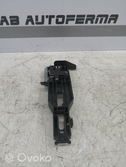 Nissan Qashqai Laikiklis/ kronšteinas išorinės priekinės atidarymo rankenos 8061021133