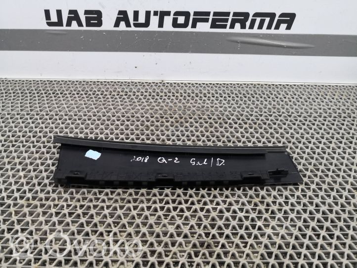 Audi Q2 - Rivestimento modanatura del vetro della portiera posteriore 81A839902