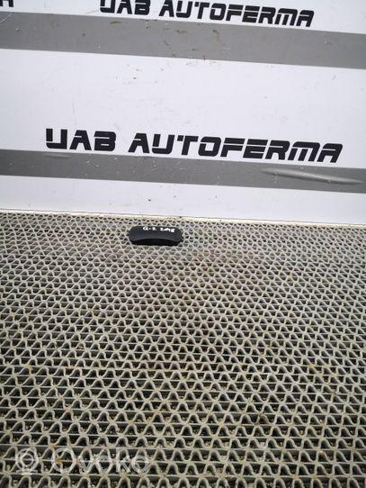 Audi Q2 - Dysza spryskiwacza szyby przedniej / czołowej 81A955988A