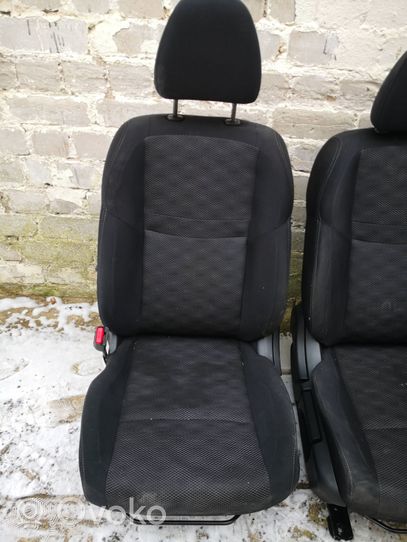 Nissan Qashqai Seat set 