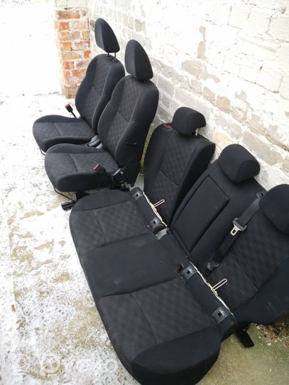 Nissan Qashqai Seat set 