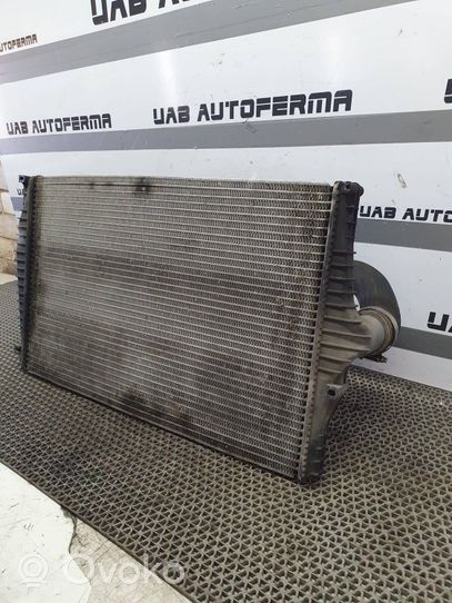 Volvo XC90 Chłodnica powietrza doładowującego / Intercooler 