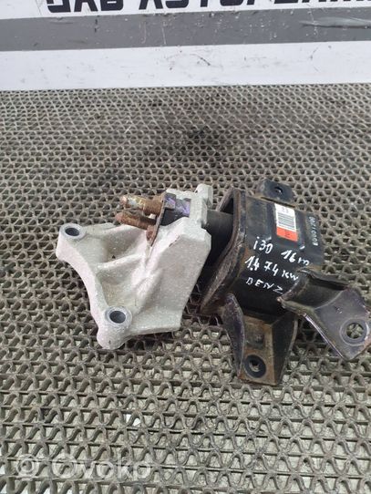 Hyundai i30 Supporto della scatola del cambio 21830A5400