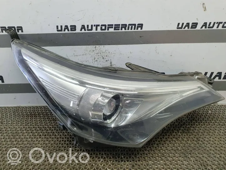 Toyota Avensis T270 Headlight/headlamp KOITO0538