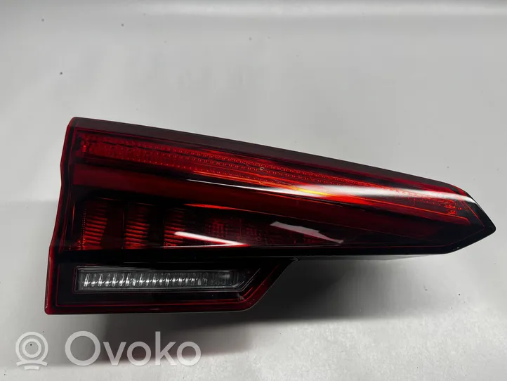 Audi A4 S4 B9 Lampy tylnej klapy bagażnika 8W5945093A