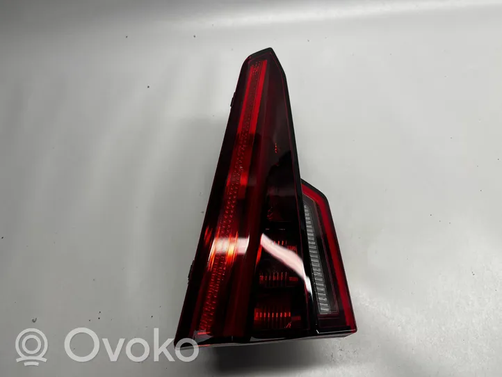 Audi A4 S4 B9 Lampy tylnej klapy bagażnika 8W5945093A