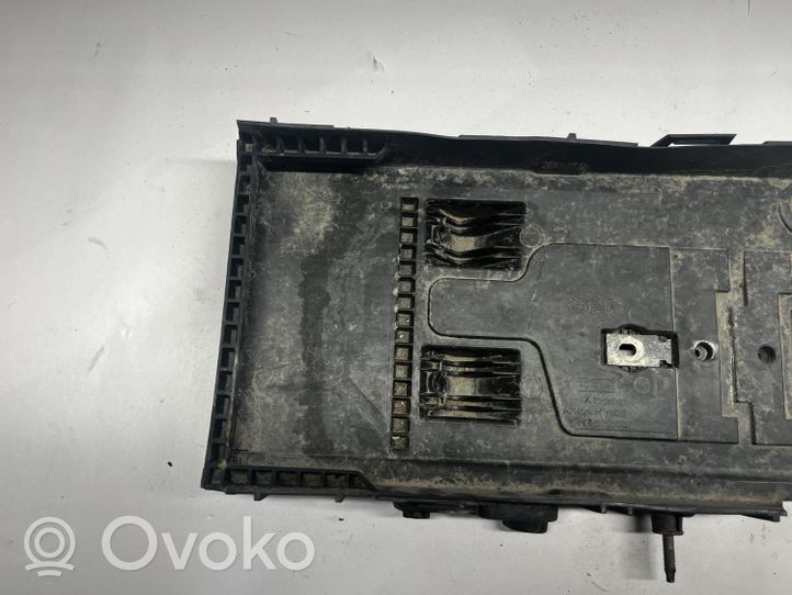 Ford Fusion II Vassoio scatola della batteria DG9310723A