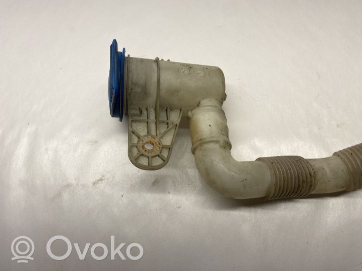 Volkswagen Golf V Tubo riempimento della vaschetta del liquido lavavetri 8D0955455