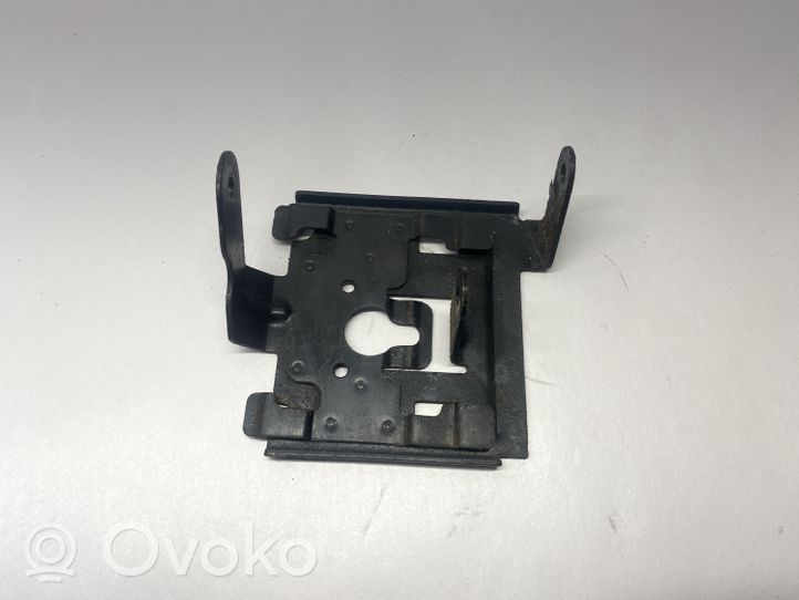 Volkswagen Golf V Staffa/supporto di montaggio del filtro carburante 1K0127811C