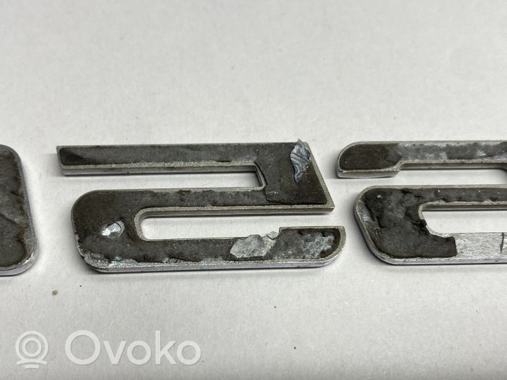 BMW 6 F12 F13 Emblemat / Znaczek tylny / Litery modelu 650I