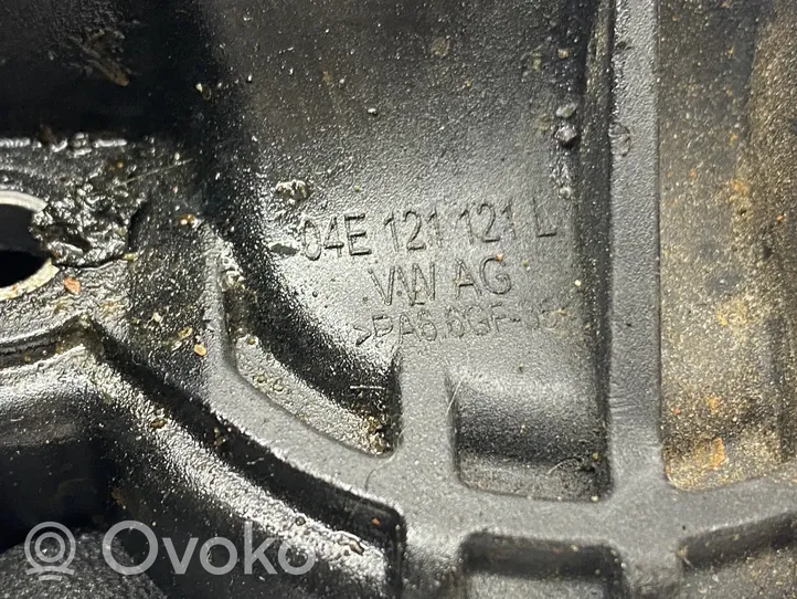 Volkswagen Jetta VII Tuyau de liquide de refroidissement moteur 04E121121L