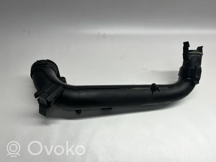 Volkswagen Jetta VII Tube d'admission de tuyau de refroidisseur intermédiaire 04E145673P