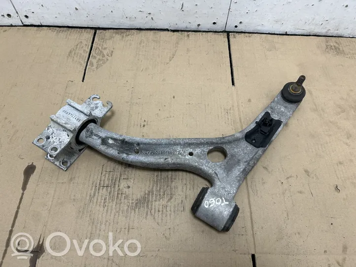 Mercedes-Benz GLA W156 Braccio di controllo sospensione anteriore inferiore/braccio oscillante A2463330300