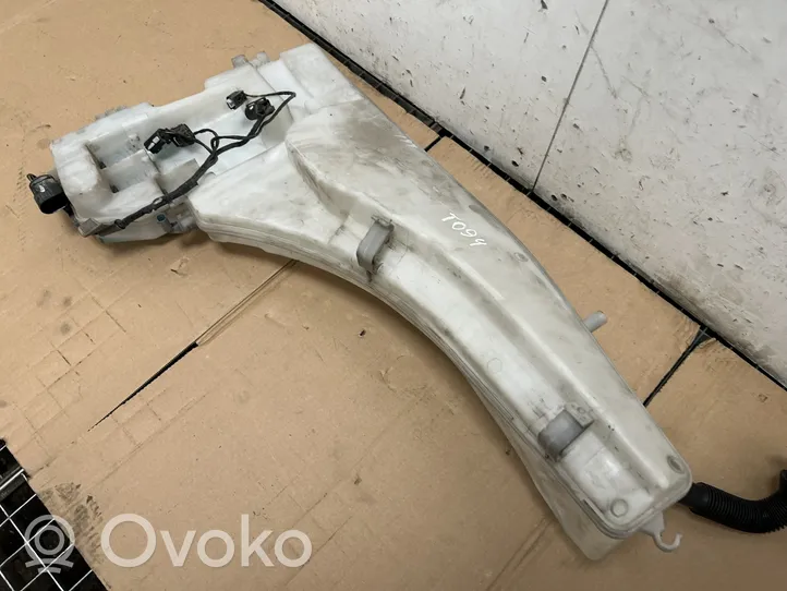 BMW X5 E70 Zbiornik płynu spryskiwaczy lamp 7161476