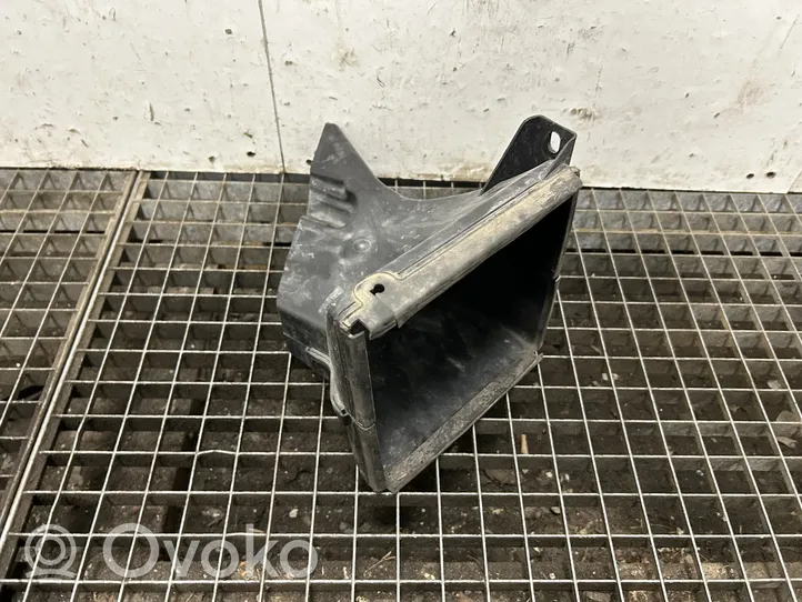 BMW 2 F45 Część rury dolotu powietrza 7468495