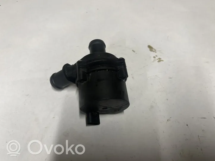 Volkswagen Jetta VII Pompe à eau de liquide de refroidissement 5Q0965561