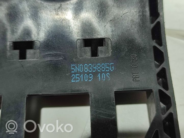 Volkswagen Tiguan Klamka/wspornik zewnętrzny drzwi przednich 5N0839885G