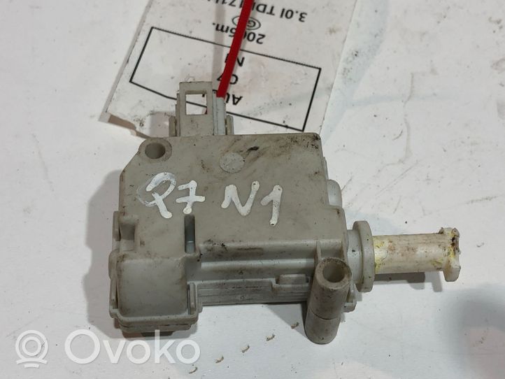 Audi Q7 4L Motorino del tappo del serbatoio del carburante 3B0959782A