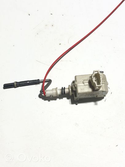 Audi Q7 4L Motorino del tappo del serbatoio del carburante 4L0810773A