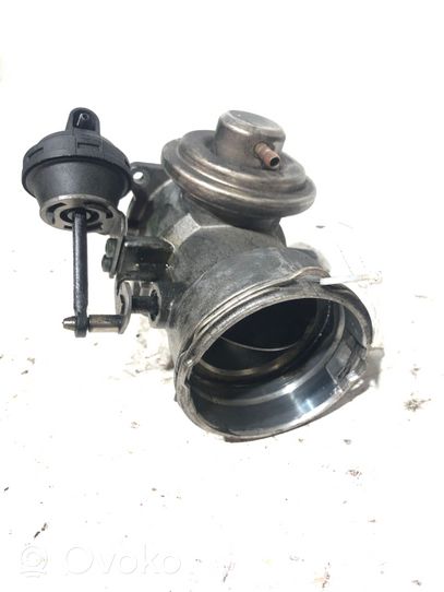 Volkswagen Touareg I Valvola EGR 070128073