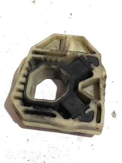 Volkswagen Tiguan Staffa di montaggio del radiatore 1K0121367g