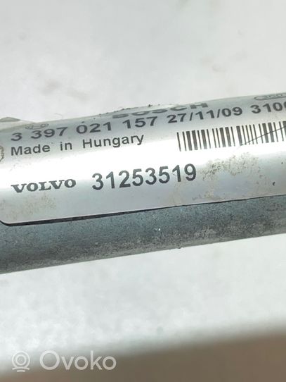 Volvo C30 Front wiper linkage and motor 31253519