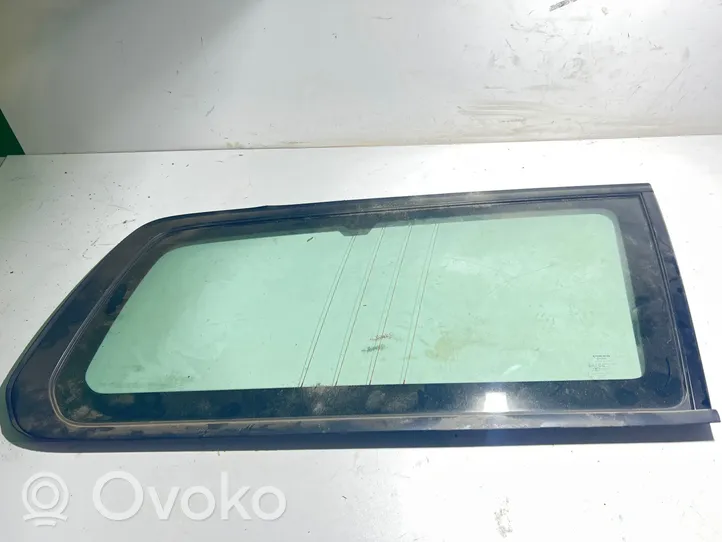 Volvo V70 Rear side window/glass 