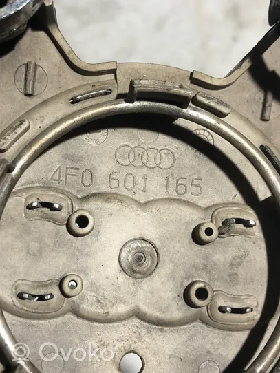 Audi A5 8T 8F Ohjauspyörän mutterin suojakansi 4F0601165