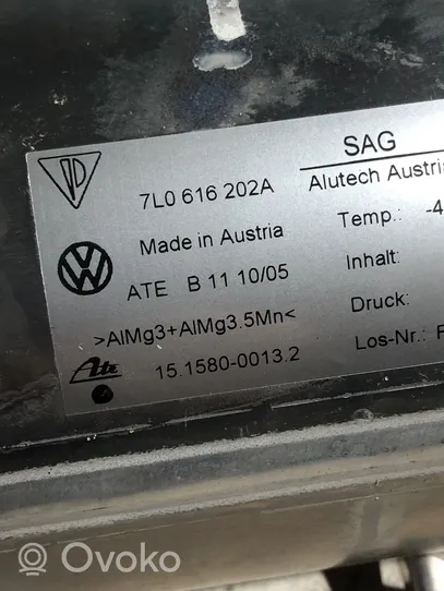 Volkswagen Touareg I Depósito/tanque de la suspensión neumática 7L0616202A