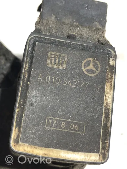 Mercedes-Benz ML W164 Sensor de altura delantera de la suspensión neumática A0105427717