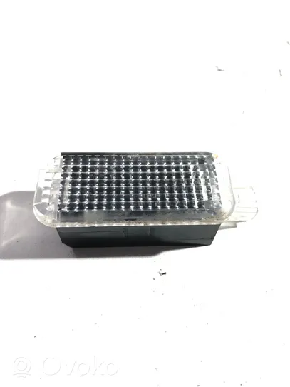 Audi Q7 4L Luce interna per portiera anteriore 4E0947415